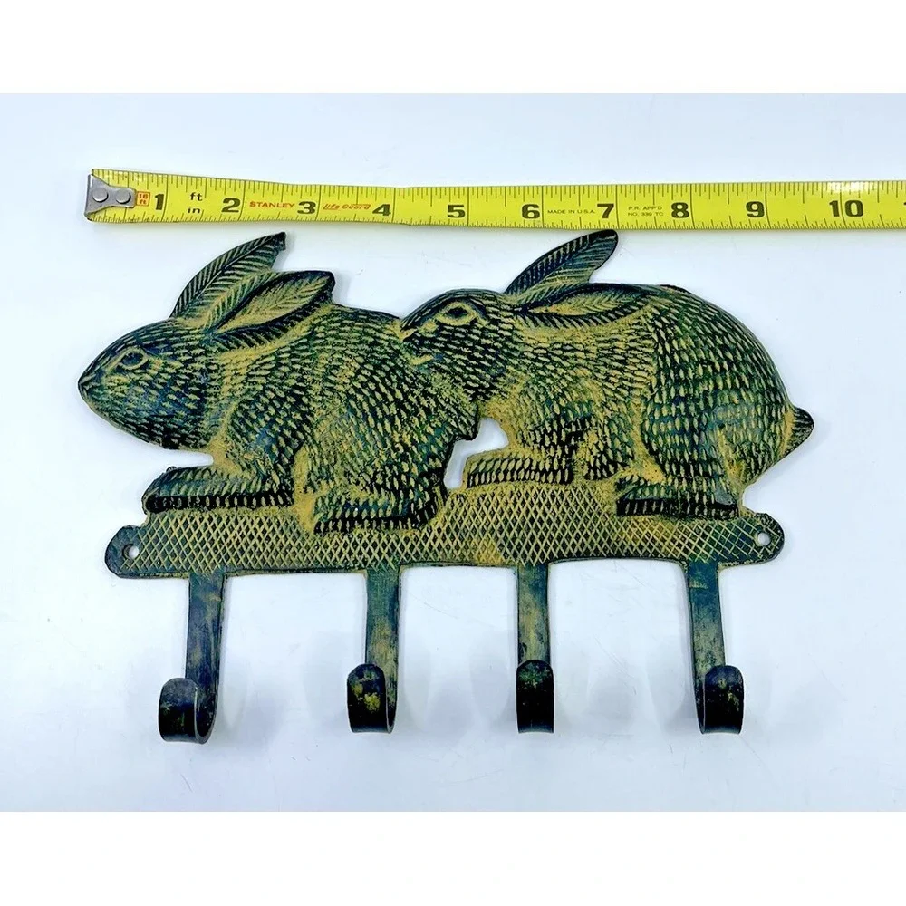 VTG Cast Iron Bunny Rabbit Wall 4 Hook Coat Key Apron Holder Primitive